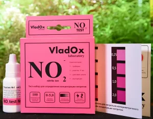 Набор для тестирования уровня нитритов в аквариумной воде, необходимый для здоровья рыб и поддержания биологического баланса.