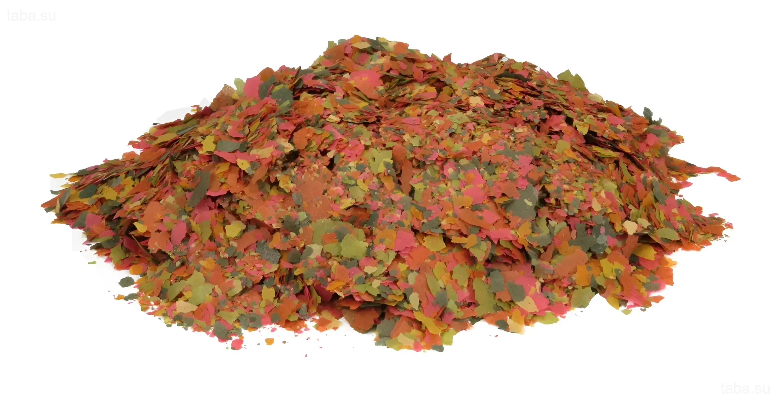 Фотография красочного рыбьего корма в виде хлопьев, демонстрирующая разнообразие ингредиентов и привлекательный внешний вид для аквариумных рыбок.